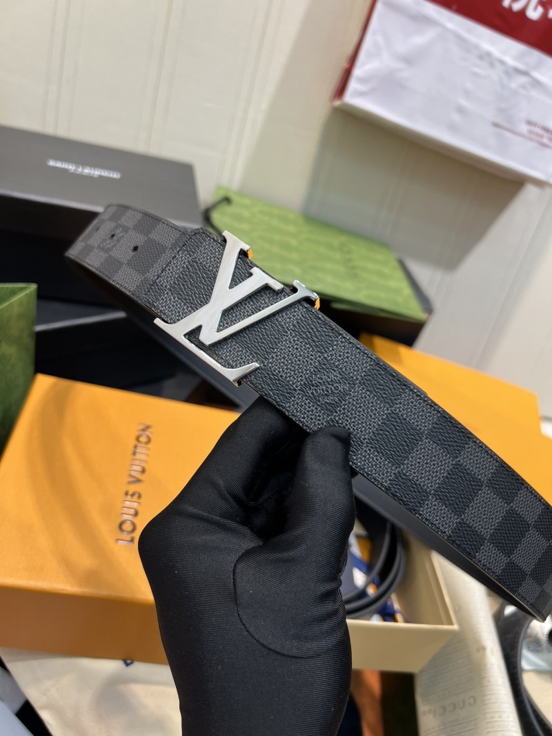l0vis Vvtt0n belts